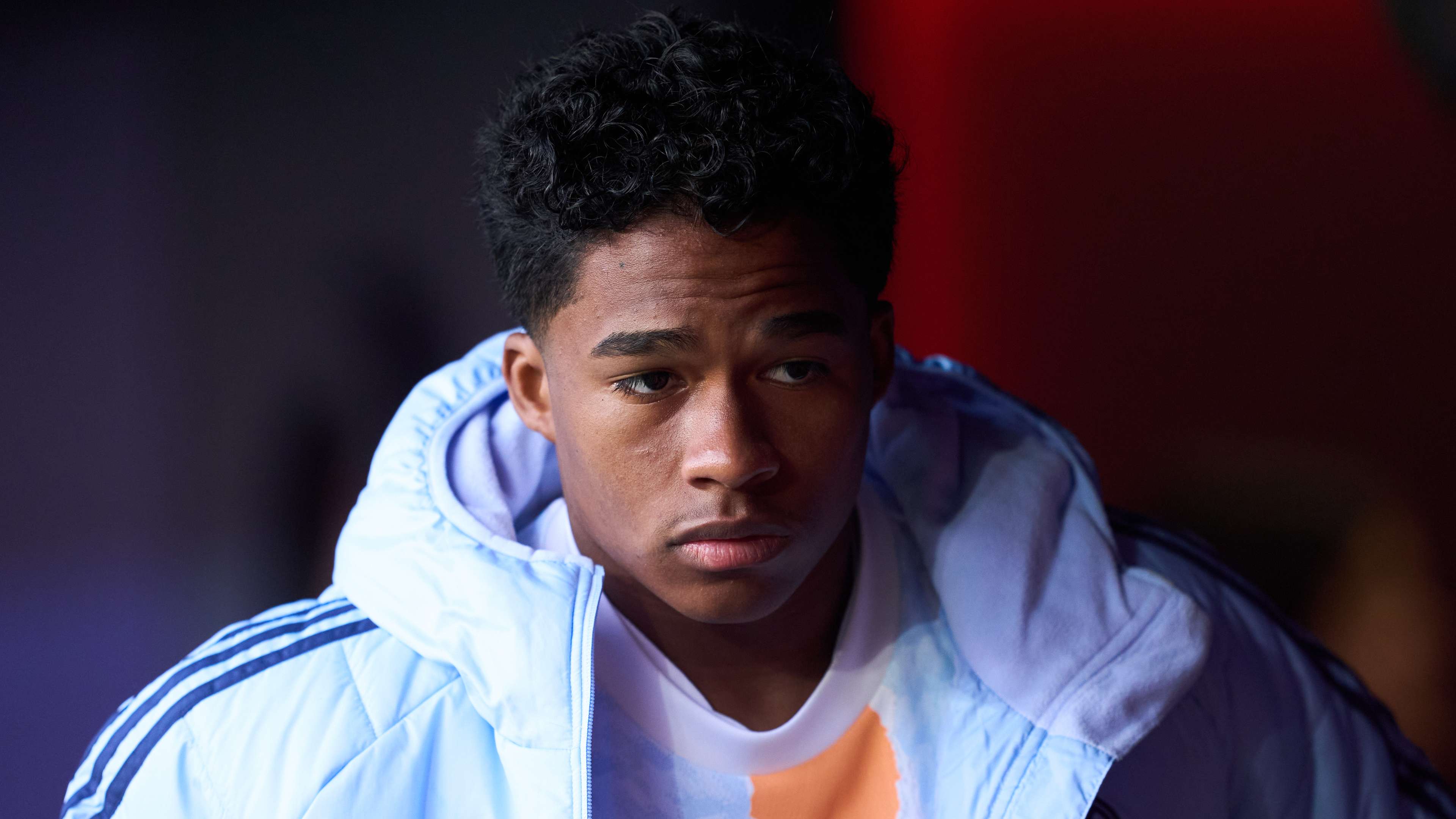 收入和赛事 收入和赛事